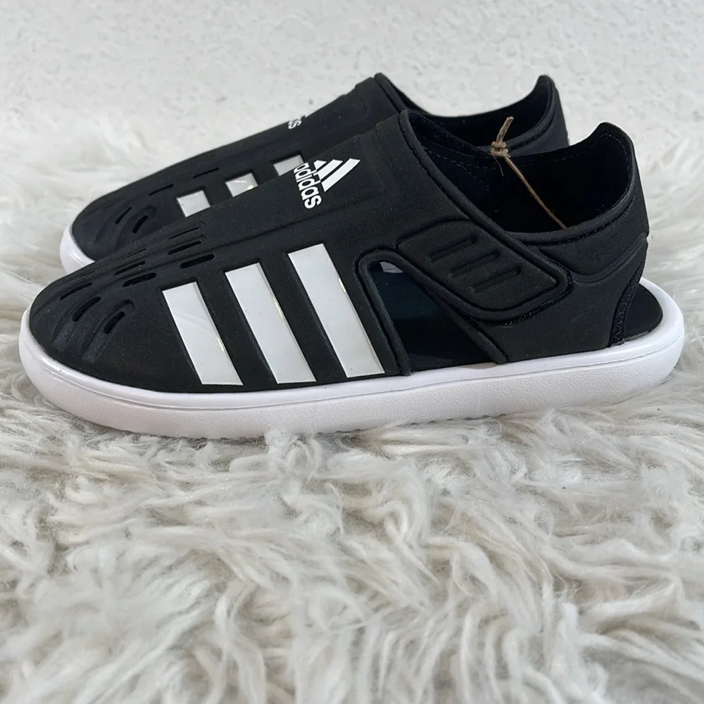 ADIDAS Closed Toe Water Sandals Velcro Black & White Kid’s Size 2 NEW
